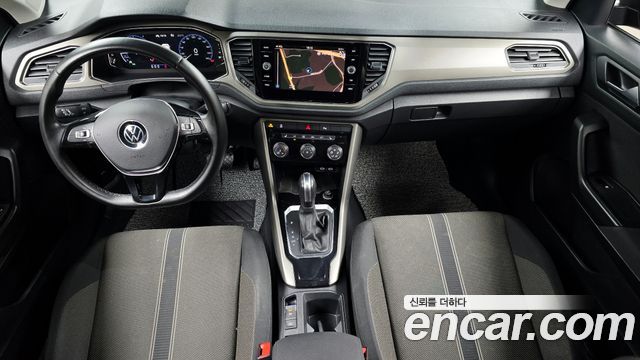 Volkswagen T-Roc 2021 — photo 10
