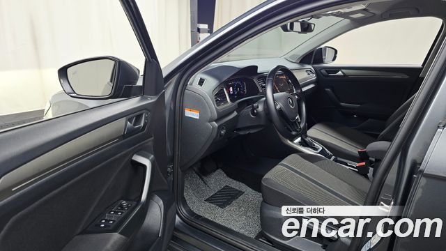 Volkswagen T-Roc 2021 — photo 13