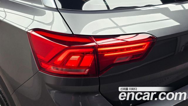 Volkswagen T-Roc 2021 — photo 9