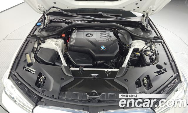 BMW 5-Series 2022 — photo 6