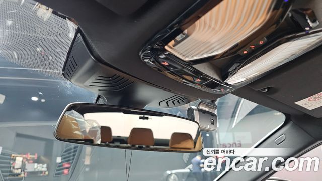 BMW 5-Series 2022 — photo 24