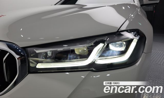 BMW 5-Series 2022 — photo 8