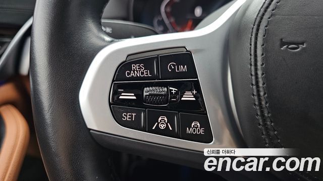 BMW 5-Series 2022 — photo 27
