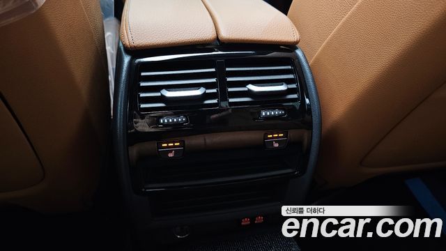 BMW 5-Series 2022 — photo 32