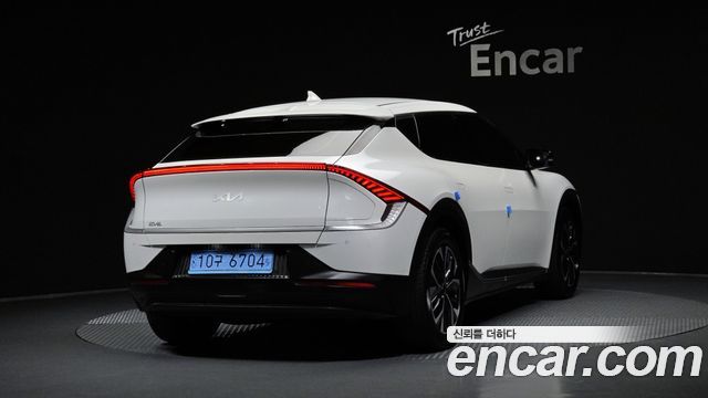 Kia EV6 2023 — photo 2