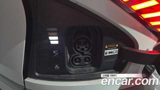 Kia EV6 2023 — photo 19
