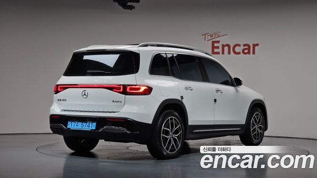 Mercedes-Benz EQB 2023 — photo 2