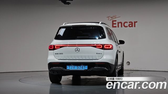 Mercedes-Benz EQB 2023 — photo 4
