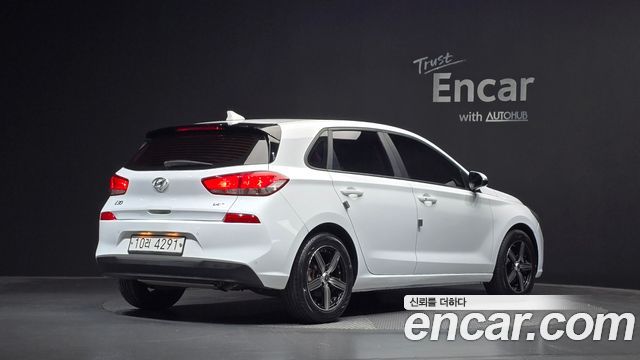 Hyundai i30 2018 — photo 2