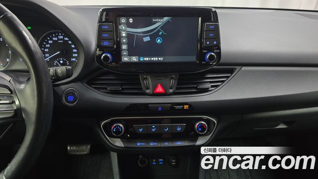 Hyundai i30 2018 — photo 19