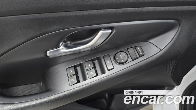 Hyundai i30 2018 — photo 21