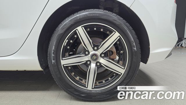 Hyundai i30 2018 — photo 7