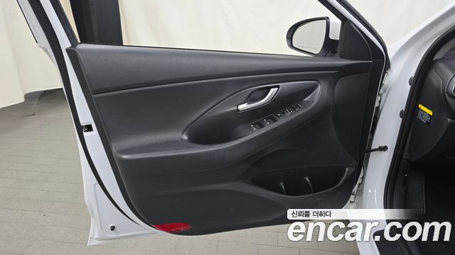 Hyundai i30 2018 — photo 14