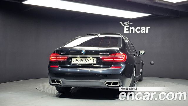 BMW 7-Series 2017 — photo 4