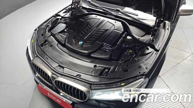 BMW 7-Series 2017 — photo 6
