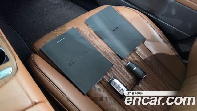 Genesis G80 2022 — photo 21