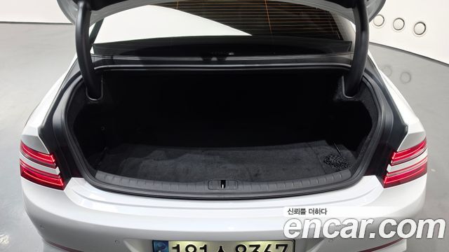 Genesis G80 2022 — photo 25