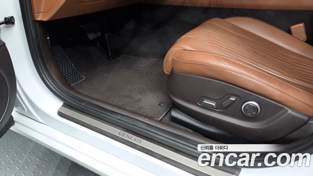 Genesis G80 2022 — photo 32