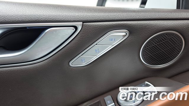 Genesis G80 2022 — photo 38