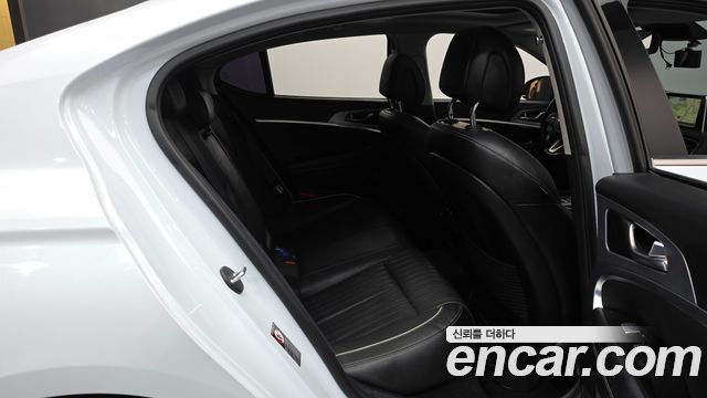 Genesis G70 2018 — photo 17