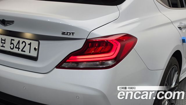 Genesis G70 2018 — photo 9
