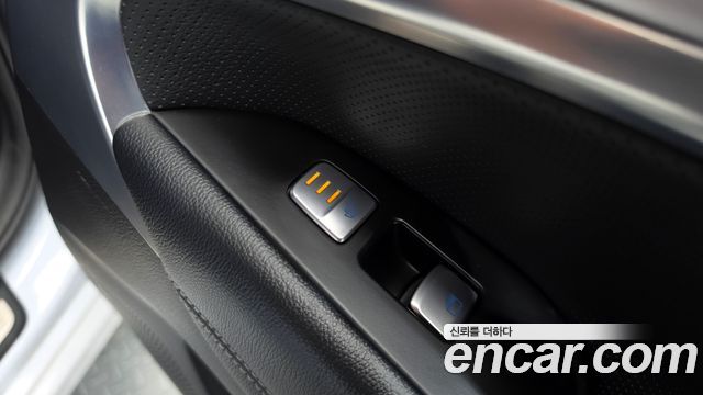 Genesis G70 2018 — photo 29