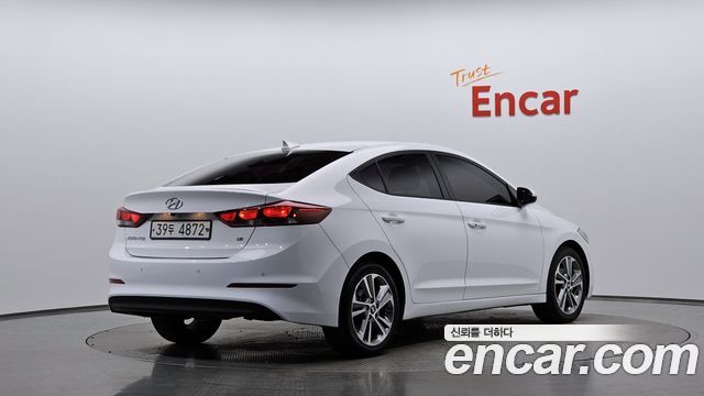 Hyundai AVANTE 2018 — photo 2