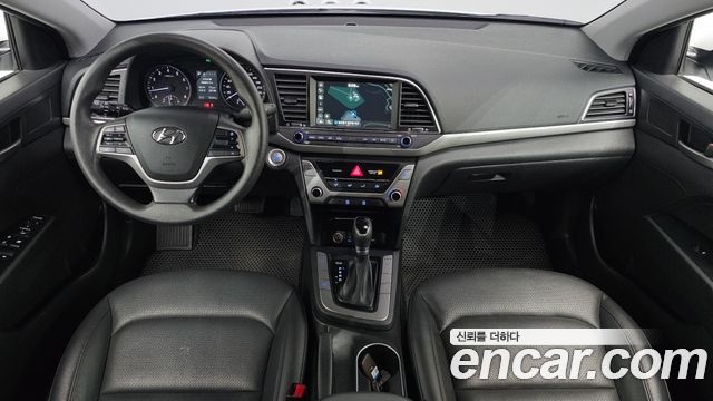 Hyundai AVANTE 2018 — photo 10