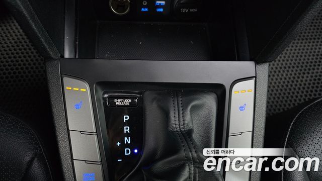 Hyundai AVANTE 2018 — photo 24