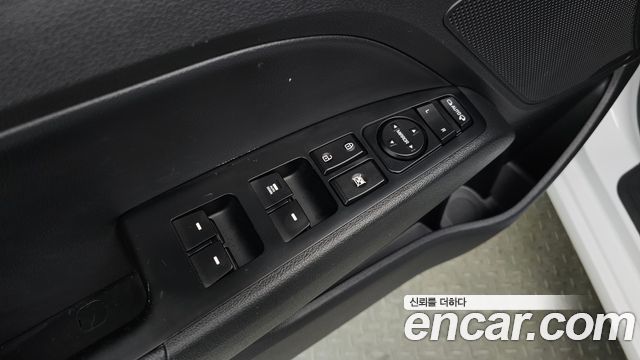 Hyundai AVANTE 2018 — photo 26
