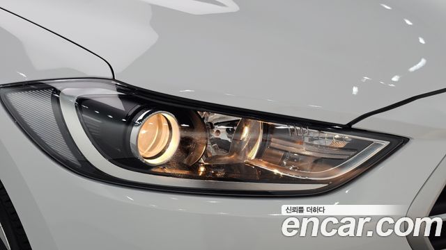 Hyundai AVANTE 2018 — photo 8