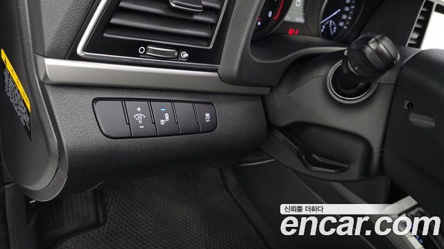 Hyundai AVANTE 2018 — photo 27