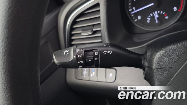 Hyundai AVANTE 2018 — photo 28