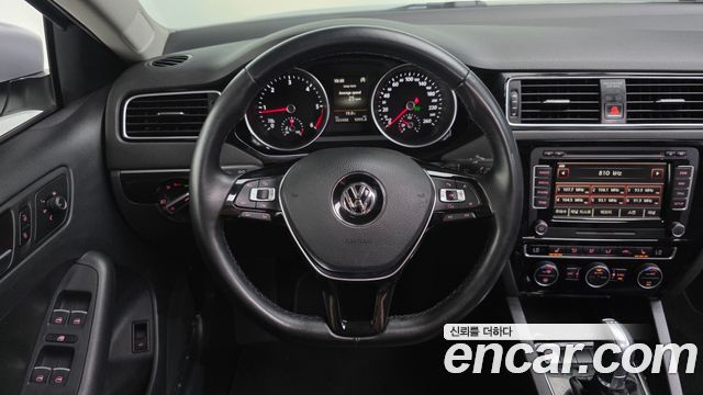 Volkswagen Jetta 2015 — photo 13