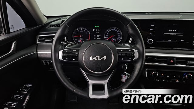 Kia K5 2023 — photo 19