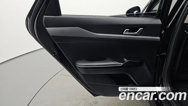 Kia K5 2023 — photo 15