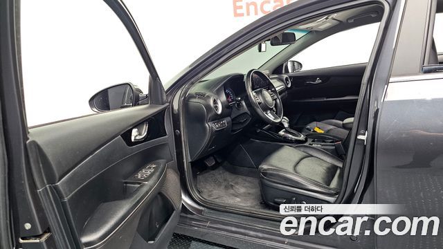 Kia K3 2022 — photo 13