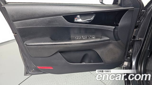 Kia K3 2022 — photo 14