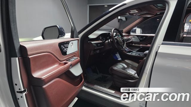 Lincoln Aviator 2023 — photo 13