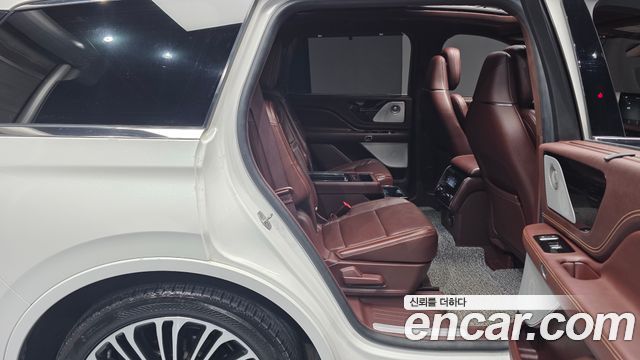 Lincoln Aviator 2023 — photo 17