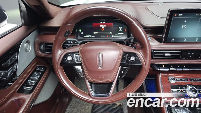Lincoln Aviator 2023 — photo 21