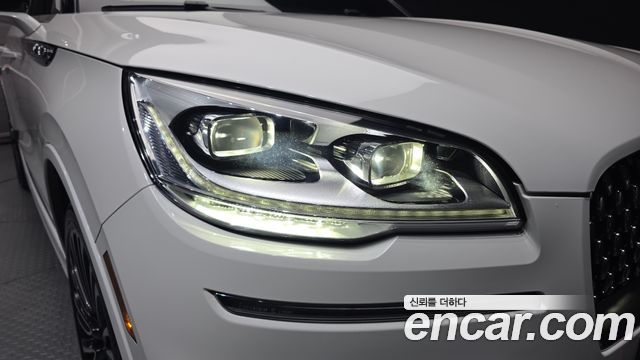 Lincoln Aviator 2023 — photo 8