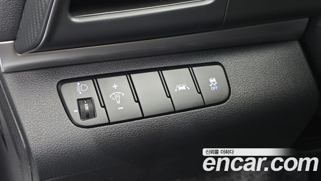 Hyundai AVANTE 2019 — photo 13
