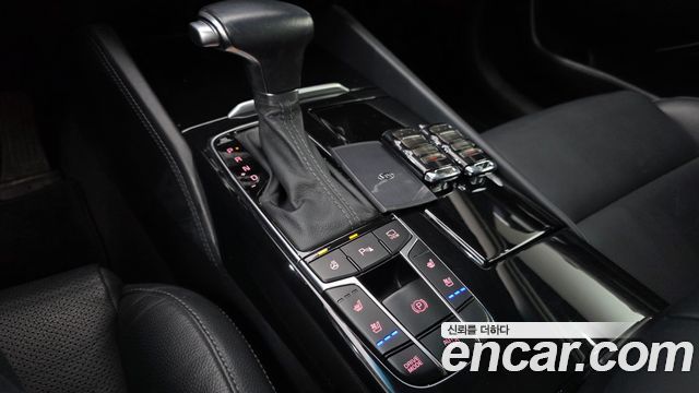 Kia K7 2018 — photo 12