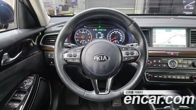 Kia K7 2018 — photo 19