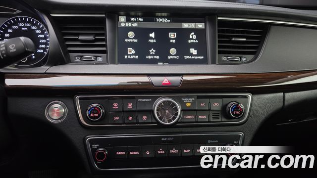 Kia K7 2018 — photo 20