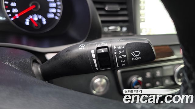 Kia K7 2018 — photo 26
