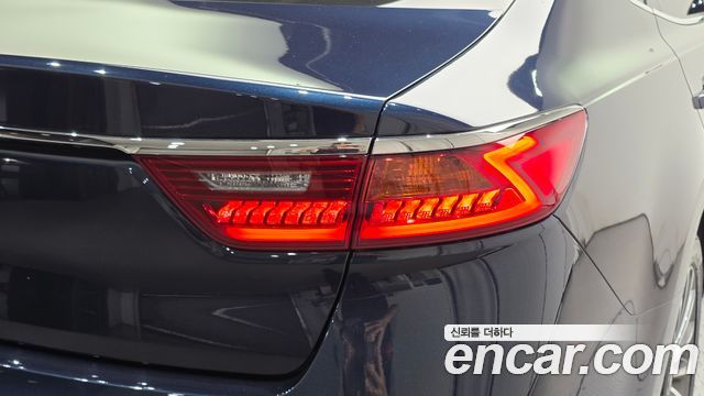 Kia K7 2018 — photo 9