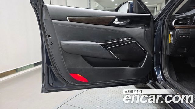 Kia K7 2018 — photo 14