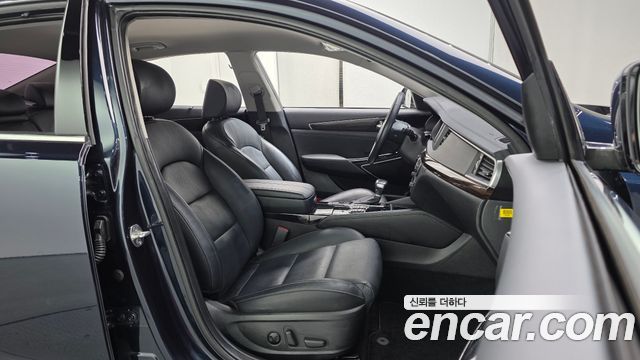 Kia K7 2018 — photo 16